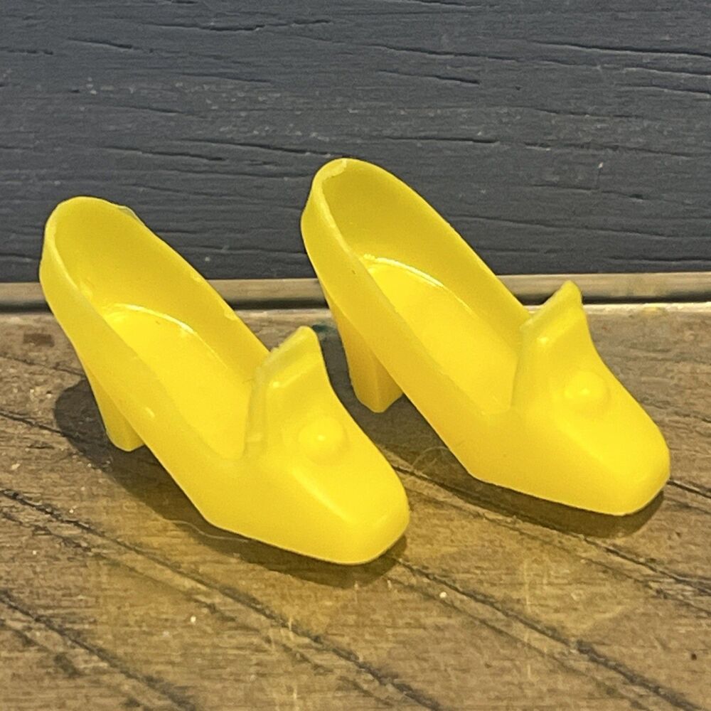 Vintage Barbie Yellow Pilgrim Shoes Heels Mattel Doll Mod Twiggy VTG